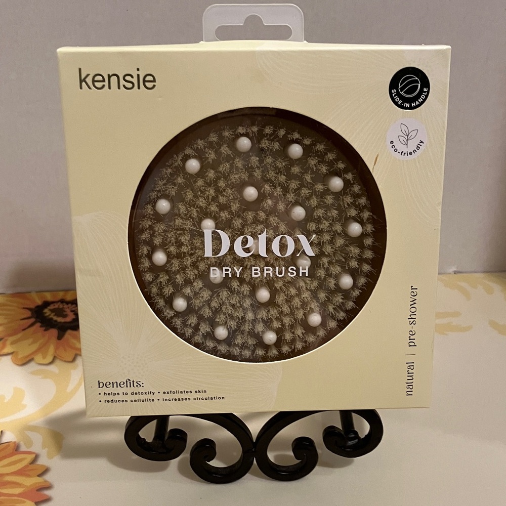 Kensie Natural Detox Dry Brush. Helps To Detoxify & Reduces Cellulitis. New.